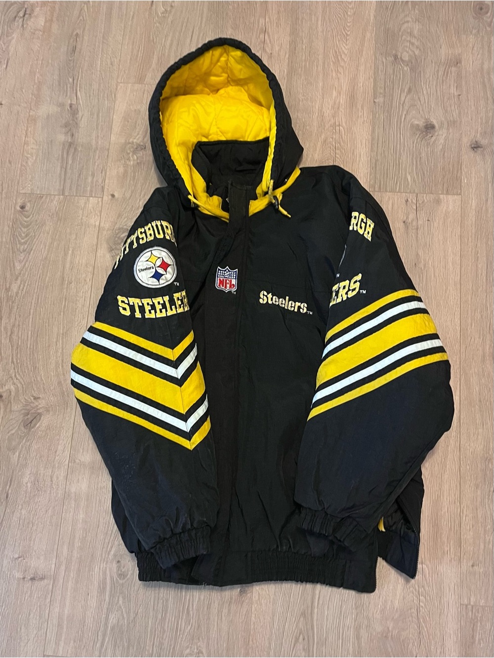 Starter Pittsburgh Steelers Zip Puffer Coat